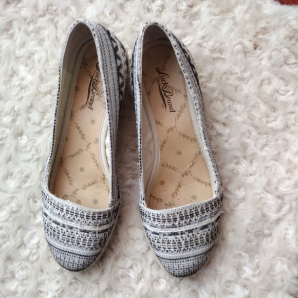 Lucky Brand Shoes - 👑 🎉HP Lucky Brand Women's Slip On Shoes 👣